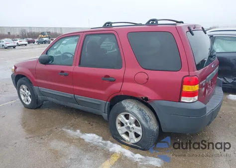 2005 Ford Escape Xlt z USA, uszkodzony, nr VIN 1FMYU93105KB94441